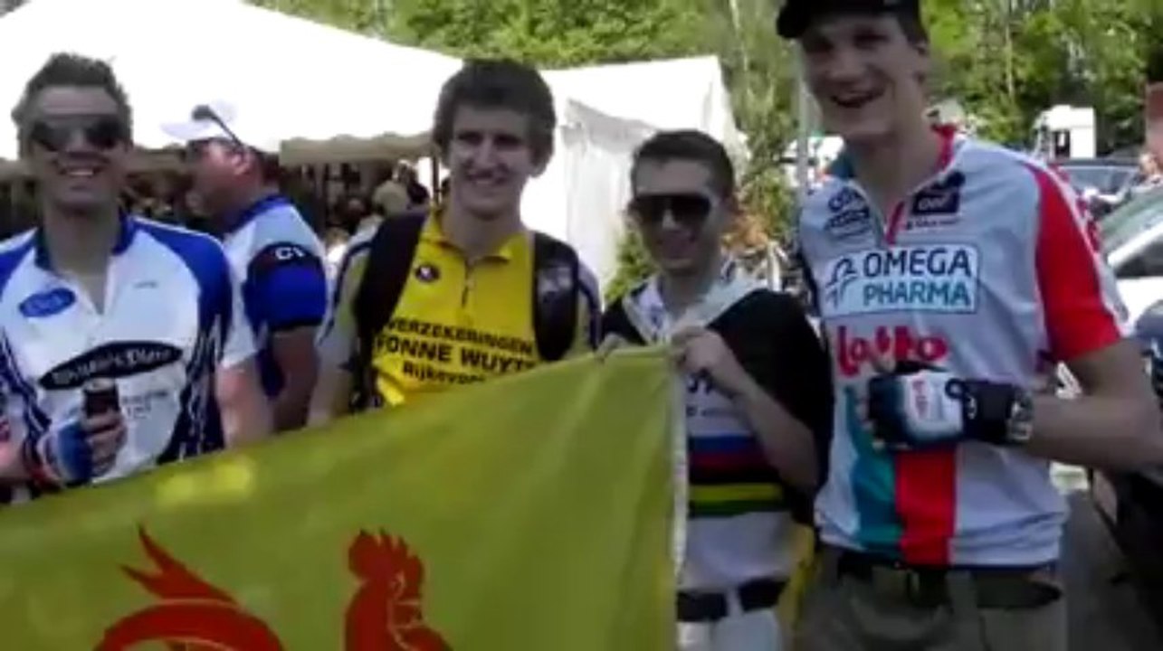 Flèche Wallonne 2011, défi drapeau wallon agité par des Flamands