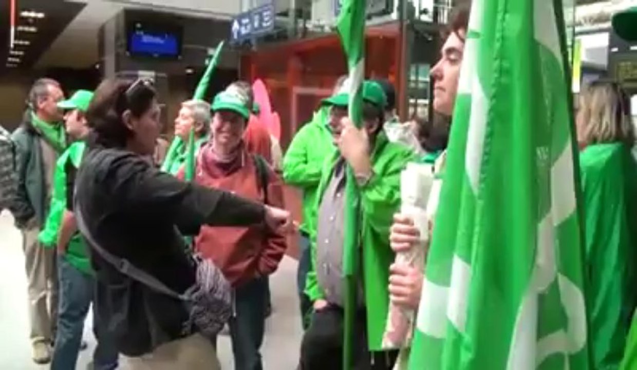 Les enseignants namurois en route pour Liège.