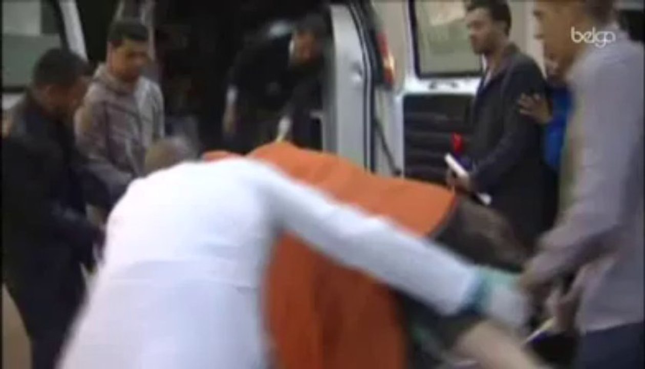 La télévision libyenne montre Kadhafi dans une réunion