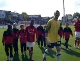 Mons: les supporters chantent après la victoire face à Eupen