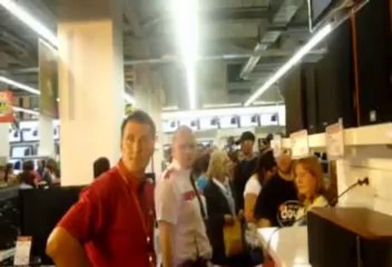 Liège: Grégoire en séance de dédicaces chez Média Markt