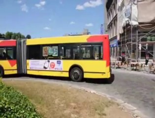 Une route en piteux état au rond point des Guillemins à Liège