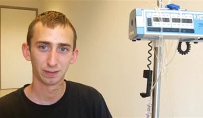 Mon ami m'a planté 2 coups de couteau