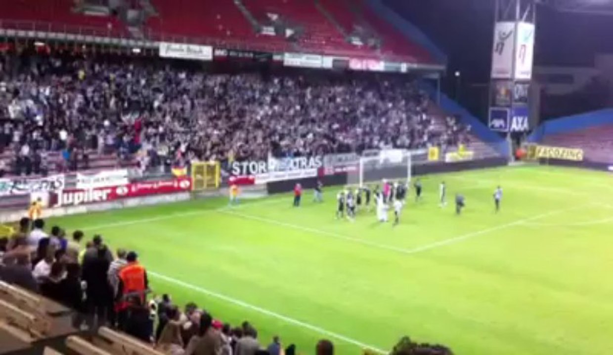 Charleroi - Tirlemont 2-1: les supporters carolos font la fête en T4