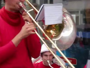 La fanfare du Doudou reprend "Bad" de Michael Jackson