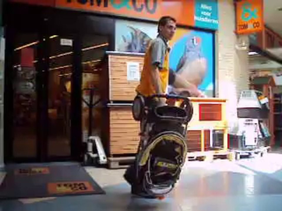 Bruxelles: la poussette pour chiens commence à faire un carton dans la capitale