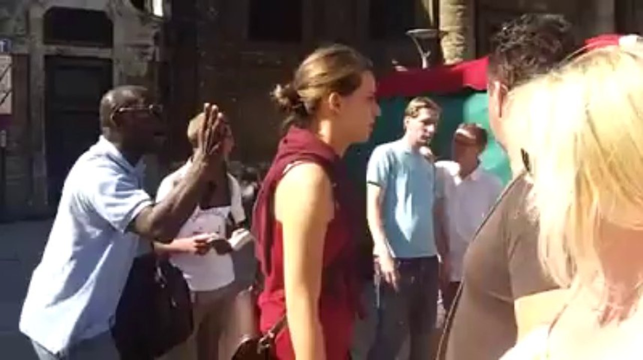 le prédicateur évangéliste  en action rue Neuve...
