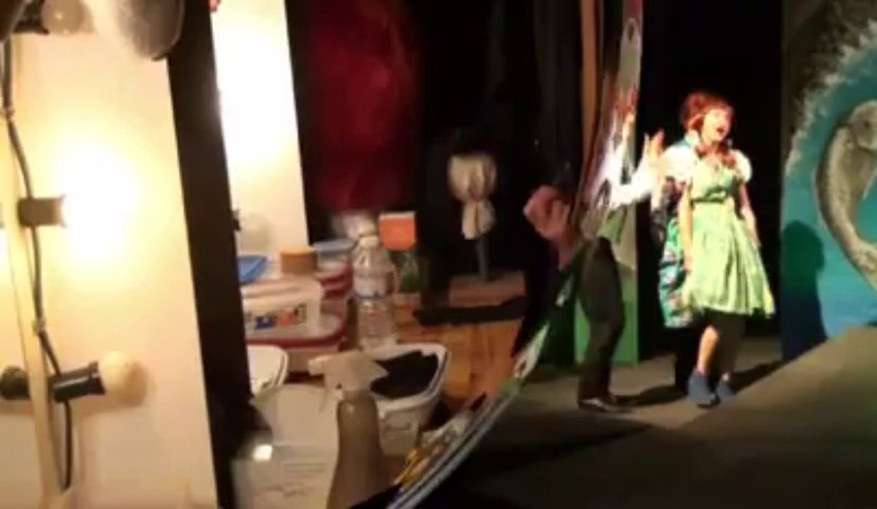 Le dernier spectacle de la compagnie Arsenic vu des loges...