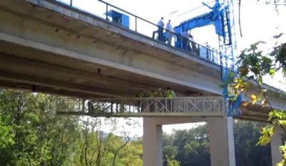 un camion nacelle pour hauts ponts