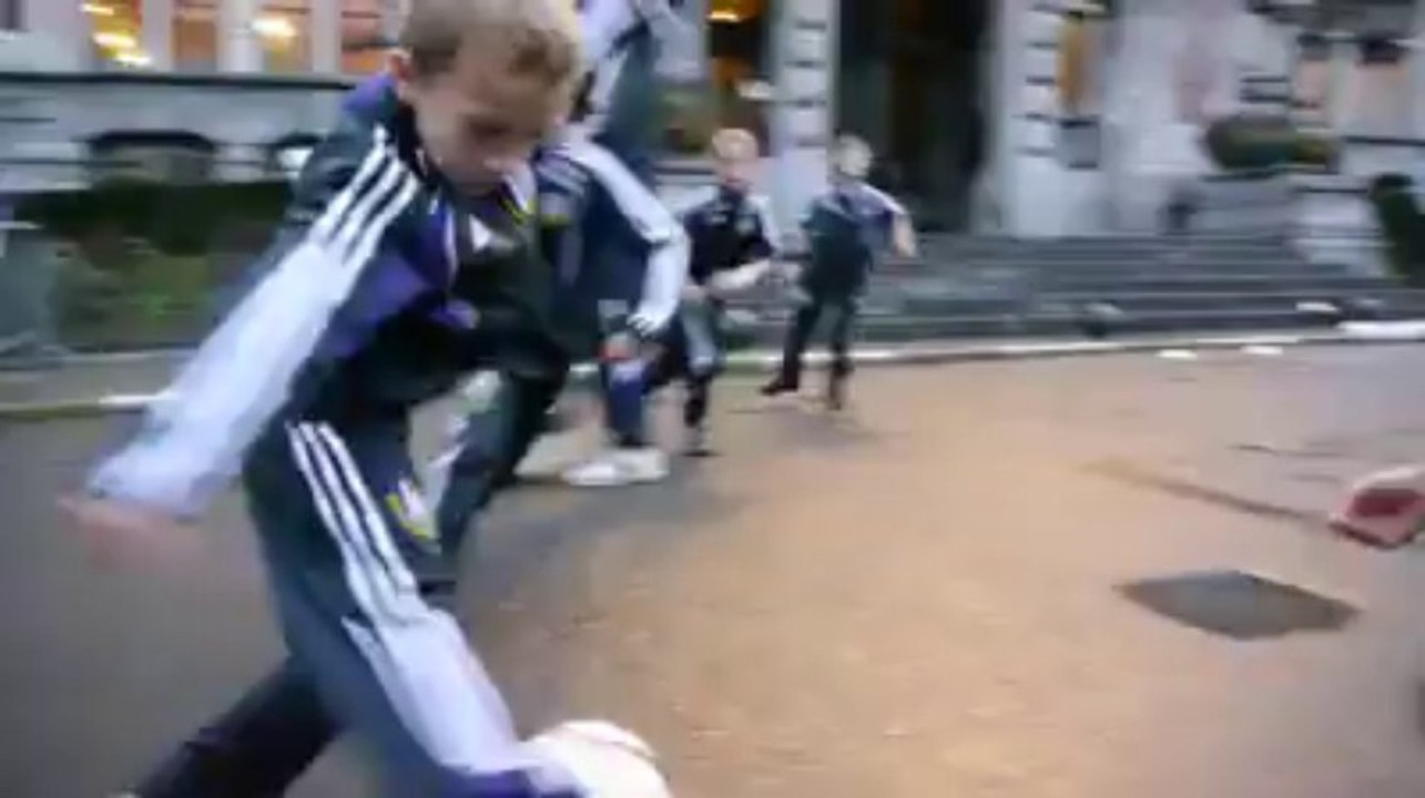 Demonstration jeunes espoirs RSC Anderlecht a la Maison communale de Schaerbeek