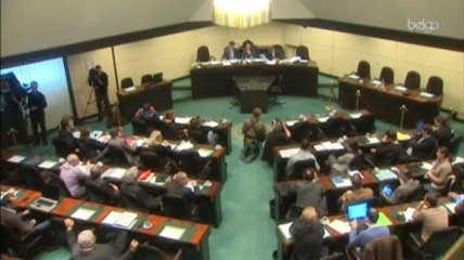 La Commission Dexia veut d'abord entendre Mariani et Dehaene