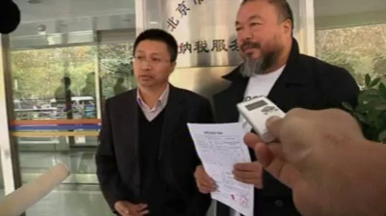 Ai Weiwei commence à payer