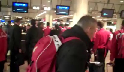 Le Standard à l'aéroport de Zaventem avant de partir en stage à La Manga