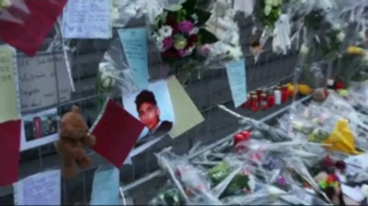 Tuerie à Liège: les Liégeois se recueillent sur la place Saint-Lambert (vidéo)