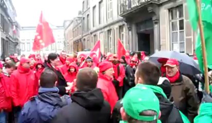 Grève générale 30 janvier: un faux Di Rupo manifeste à Mons (2)