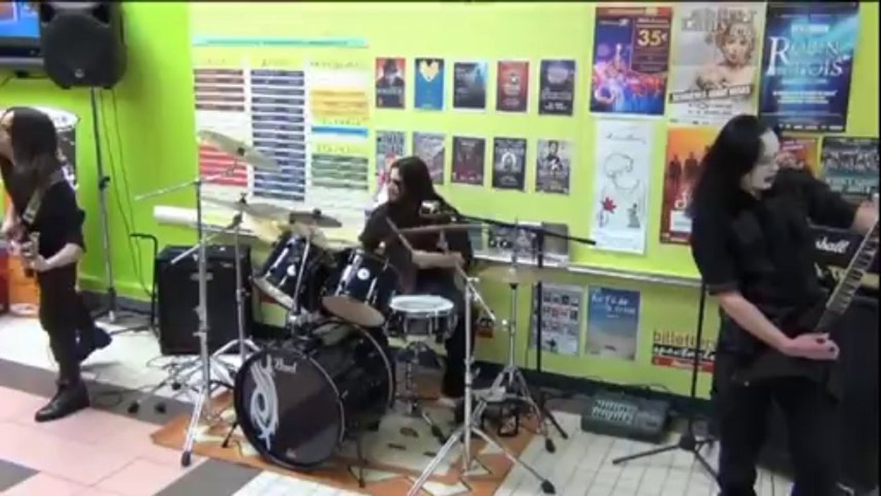 ORLAG - 06.04.13 - Showcase AUCHAN - Noyon - DVD Fucking live