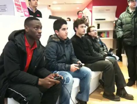 Fifa 2012: les joueurs du Standard affrontent leurs supporters (2)