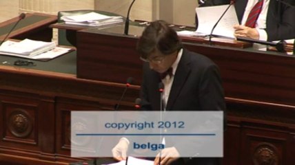 Expulsion : Di Rupo ne condamne pas l'attitude d'une sénatrice PS