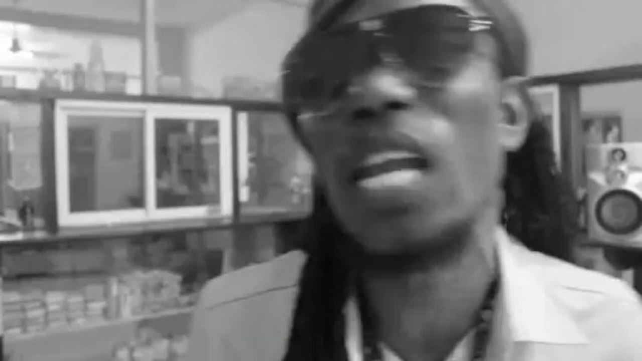 "Set It Off " Fada Scur feat. Makonnen, Iyah Gift, Rseenal & Mc Chita (iPod & iPhone version)