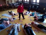 Mouscron: séance de yoga du rire à l'hôtel de Ville 2