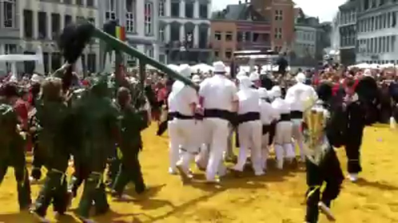 Mons: bonne ambiance au  petit lumecon