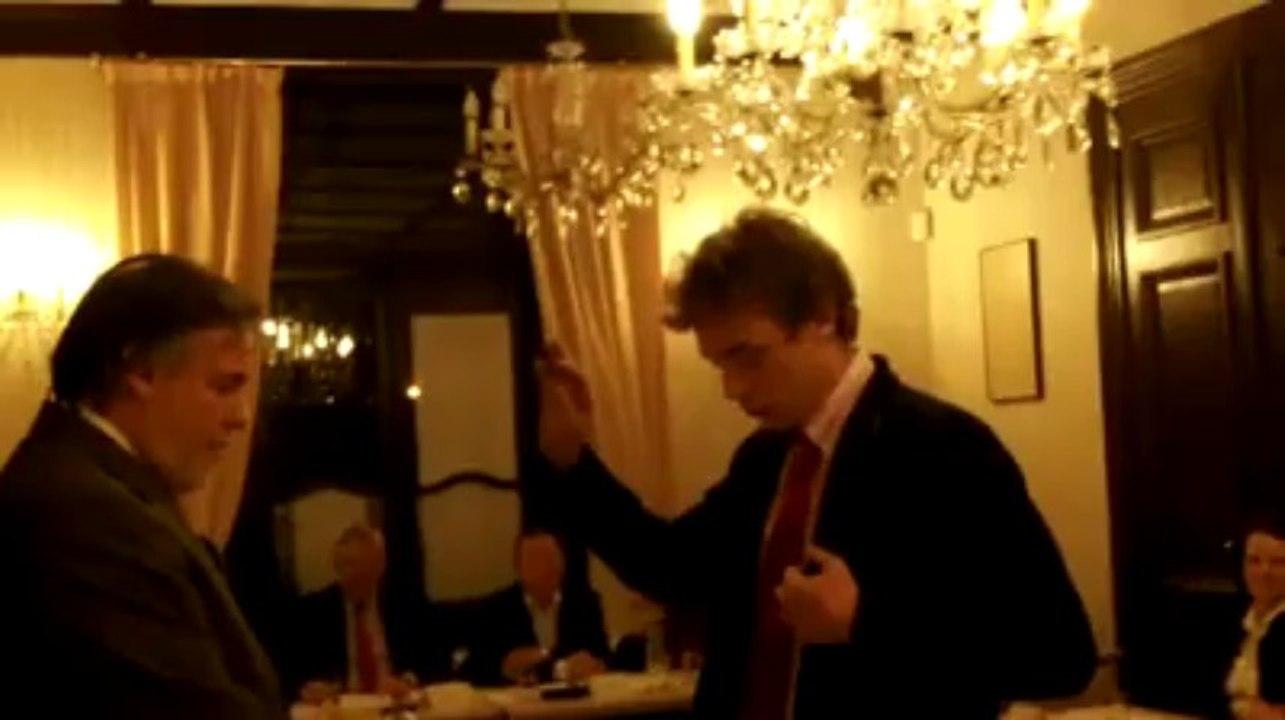 Liège: Maxime Bourlet prête serment en wallon comme conseiller communal à Awans