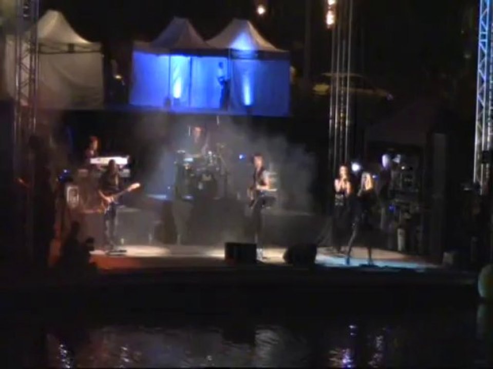 Jeanne Mas En Rouge et Noir Agde 13 août 2013