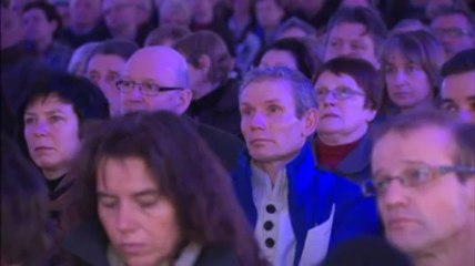 Plus de mille personnes aux funérailles de Jan Sarens