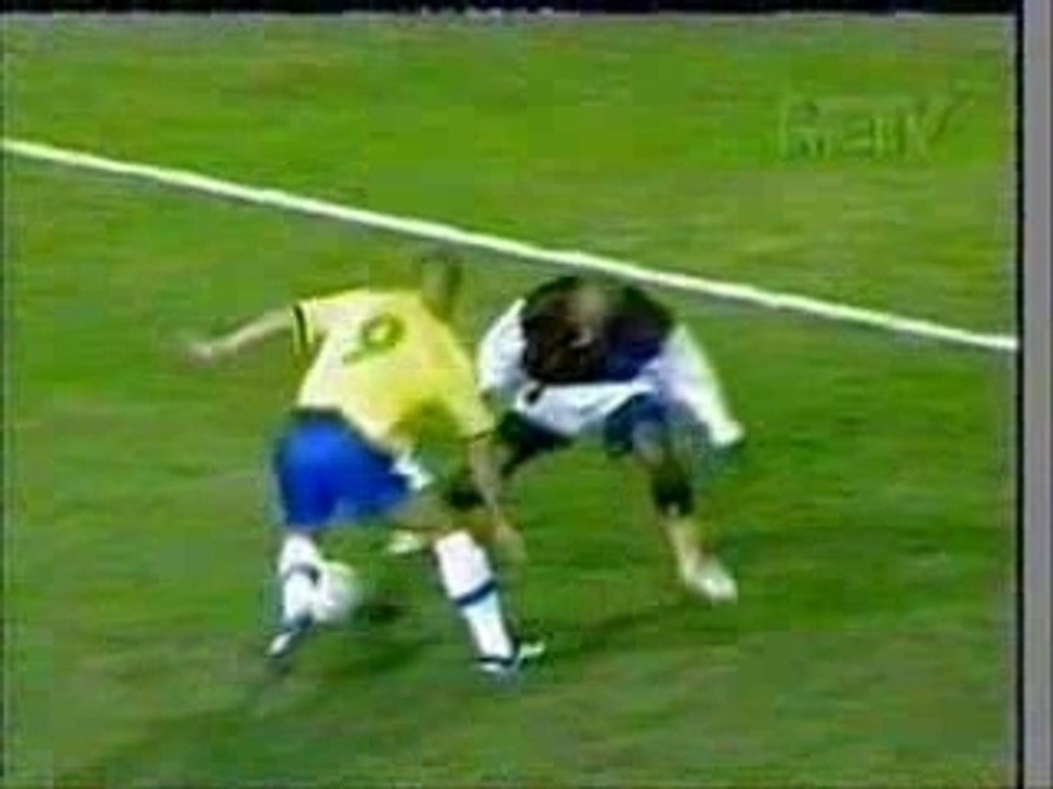 Adriano vs Ronaldo