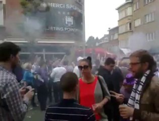 Ambiance à la sortie du stade d'Anderlecht
