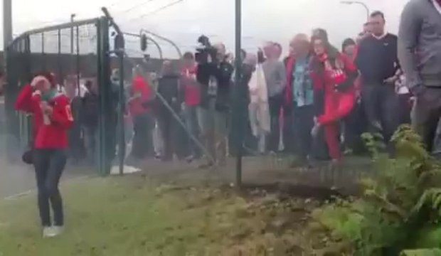 Les supporters du Standard manifestent à Sclessin (3)