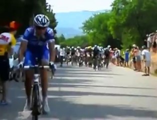 Philippe Gilbert dégage un spectateur au pied du Ventoux