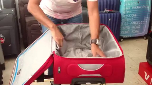 Valise trolley 4 roues POLYLIGHT RONCATO en vente chez S'Cale Boutik maroquinerie bagage 28 avenue Auber Nice face à la gare Thiers