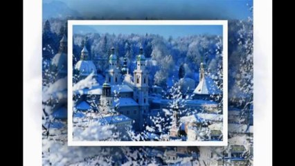 ÜLÖK EGY BÁRPULTNÁL OLY HIDEG EZ A VÁROS