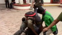 Vigilantes rout local police in Mexican town