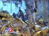 Tv9 Gujarat - Vadodara 5 dead, after two three-storey residential buildings collapsed