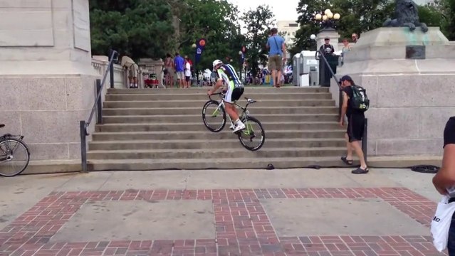 Peter Sagan monte les marches d'escalier