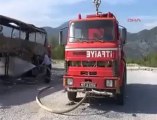 Antalya da tur otobüsü yandı
