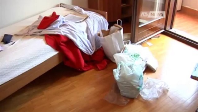 PICCHIATO E RAPINATO IN CASA DA DUE BANDITI