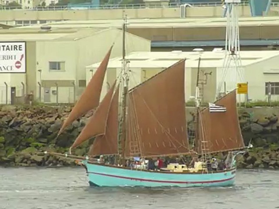 Reine des flots aux Tonnerres de Brest 2012