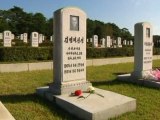 North Koreans visit cemetery on Harvest Moon Day