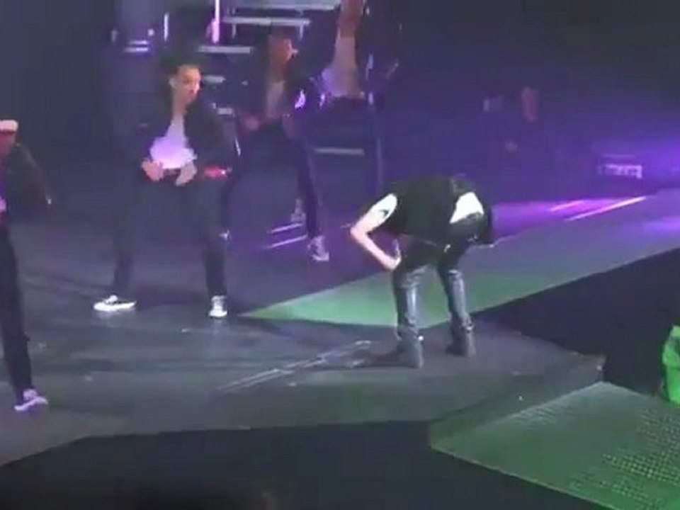 Justin Bieber vomit sur scène