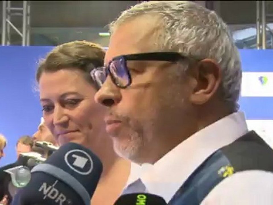 HSV-Urgestein Jimmy Hartwig bekundet Liebe zum Ex-Club