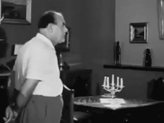 Ο Κλέαρχος, η Μαρίνα κι ο κοντός