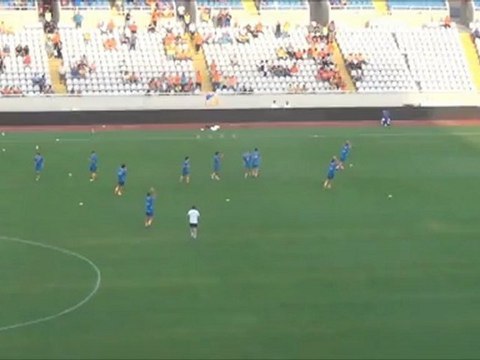 ΑΠΟΕΛ-Απόλλων-είσοδος ΑΠΟΕΛ προθέρμανση