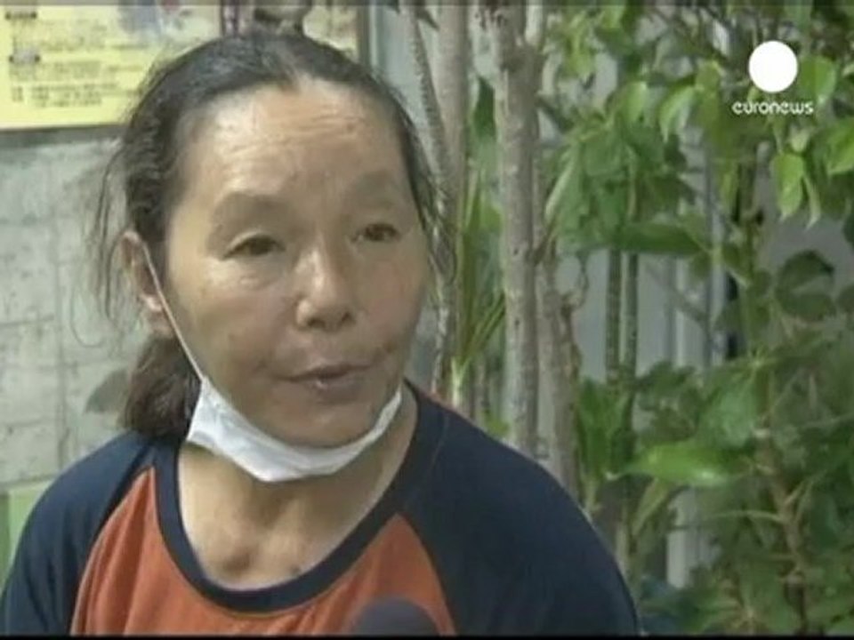 Typhoon Jelawat pounds central Japan