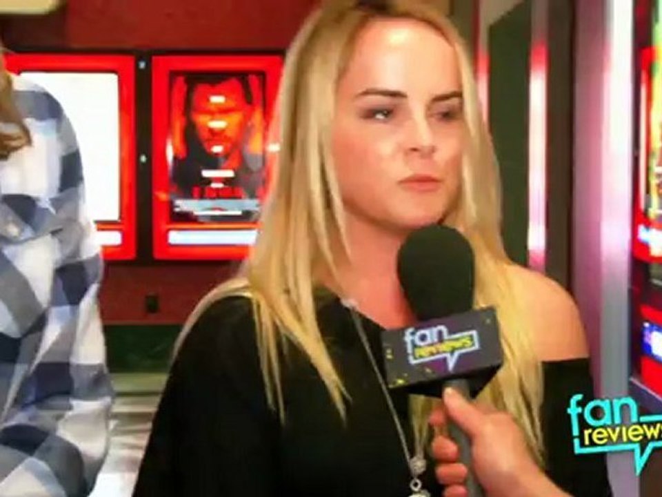 Does Robert Pattinson Sparkle in Water for Elephants