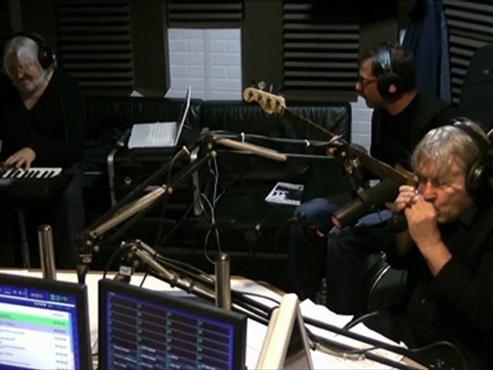 Arno - Beatles Cover - Session Acoustique OÜI FM