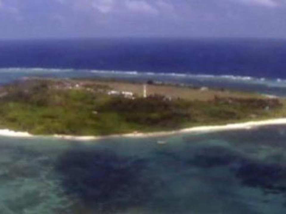 Local rift mires Philippine claim of Spratlys