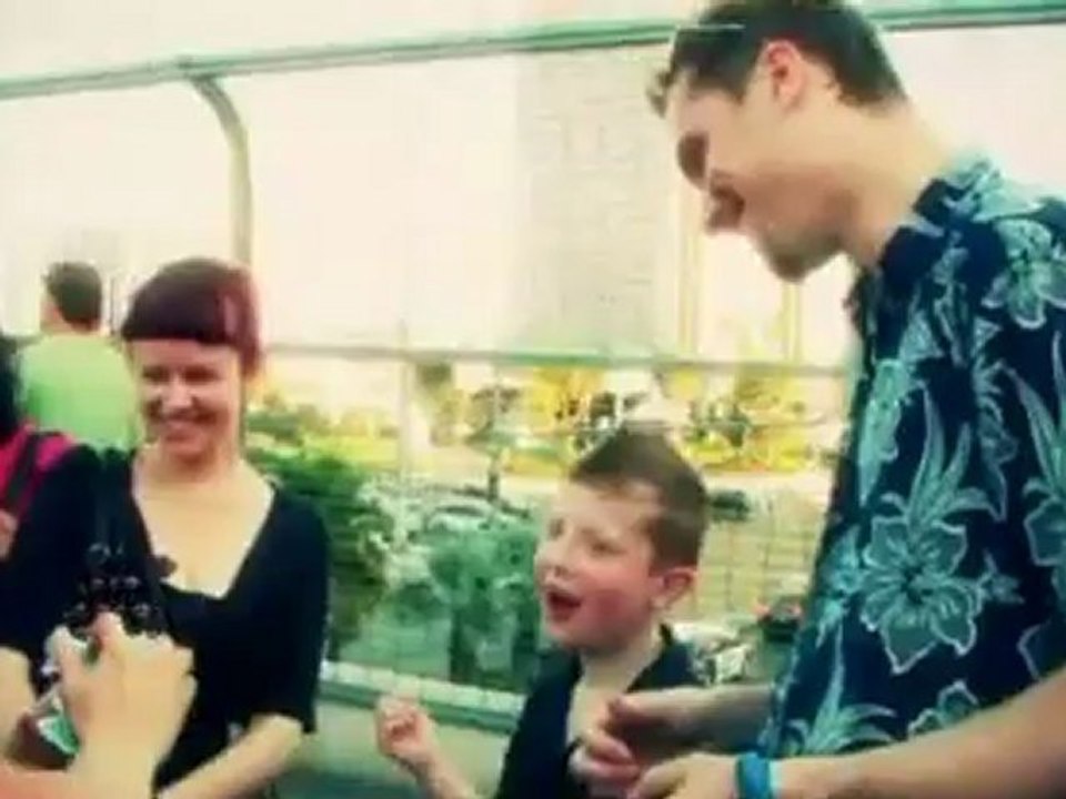 Svengali (With deck  RED) by Oz Pearlman (DVD) - Magic Trick